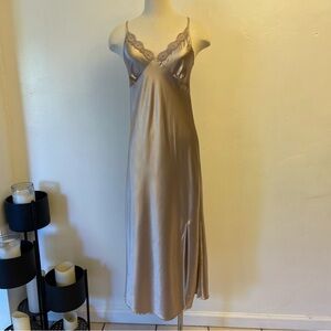 ALCEA ROSEA Women SM Satin Lace Trim Nightgown Chemise Lingerie Slip Negligée